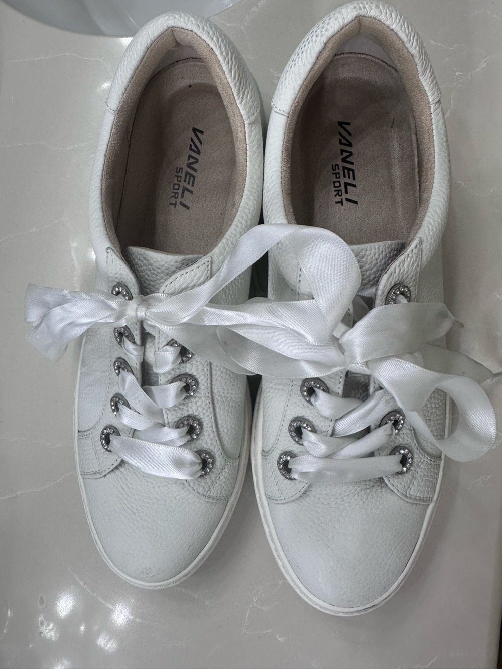 Vaneli sport sneakers size 10